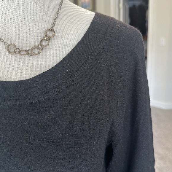 Talbots Scoop neck, 3/4 Raglan Sleeve Black Sweater, Medium, EUC - Picture 3 of 7